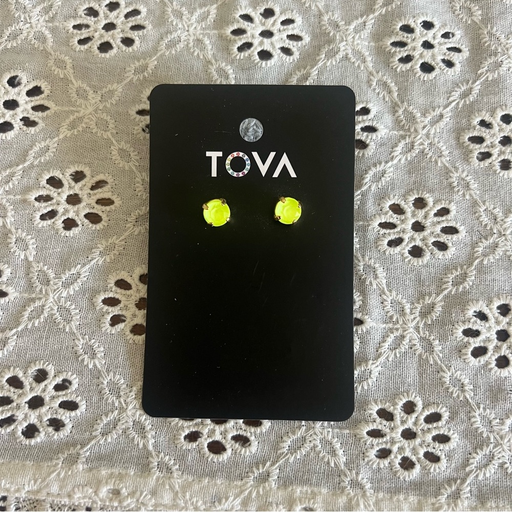 TOVA Studs